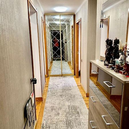 Просторная 3 Комнатная Квартира На Арбате Apartman Almati Kültér fotó